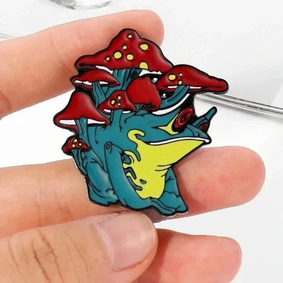 Mushroom Frog hot cute art  Enamel Pin - Picture 1 of 2